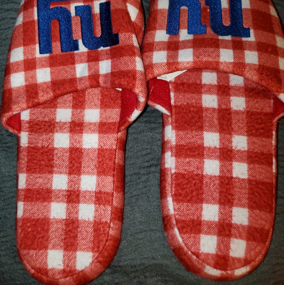 Slippers - Picture 1 of 3